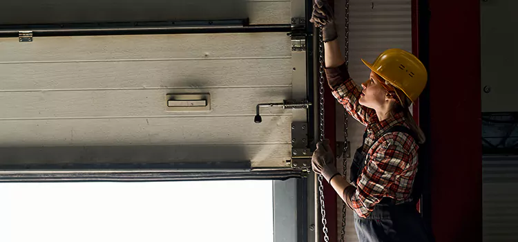 Addressing Common Garage Door Stoppage Issues in Castaic, CA